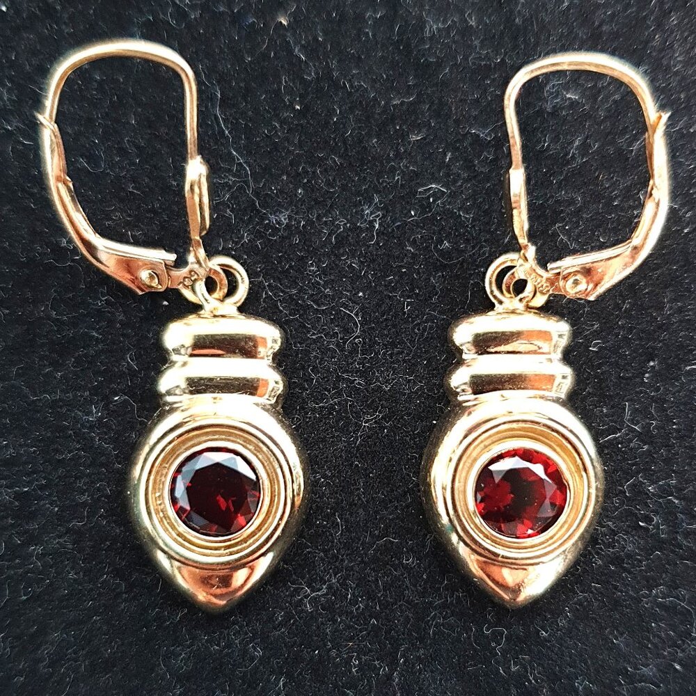 Elegant & Precious Vintage 14K Gold Genuine Deep Red Garnet Dangle Earrings